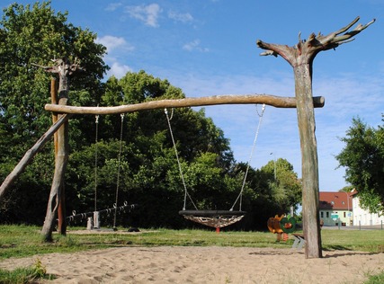 Schaukel auf Hexenspielplatz, Foto: MuT Guben e.V.